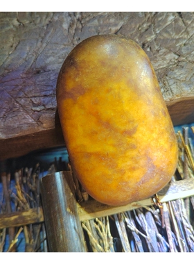 新疆玛丽艳老河道板栗黄黄玉籽料原石，密度2.99左右，像不像板栗