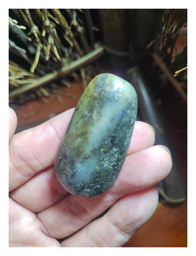 万年黑皮羊脂白玉籽料原石,盘盘就是一个羊油疙瘩新疆和田玉籽玉