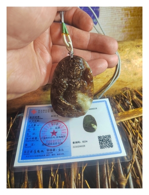新疆和田玉三色籽料糖玉观音，独籽料纯手工雕刻藕白色犹如慧根