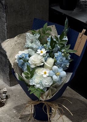 椿｜鲜花花束蓝色系送男生花束真花无尽夏绣球生日见面礼物纪念日