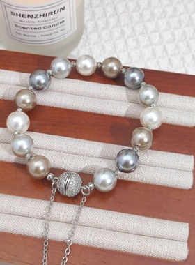 2025年新款精致磁吸扣珍珠手链女 ins小众设计手串高级感时尚轻奢