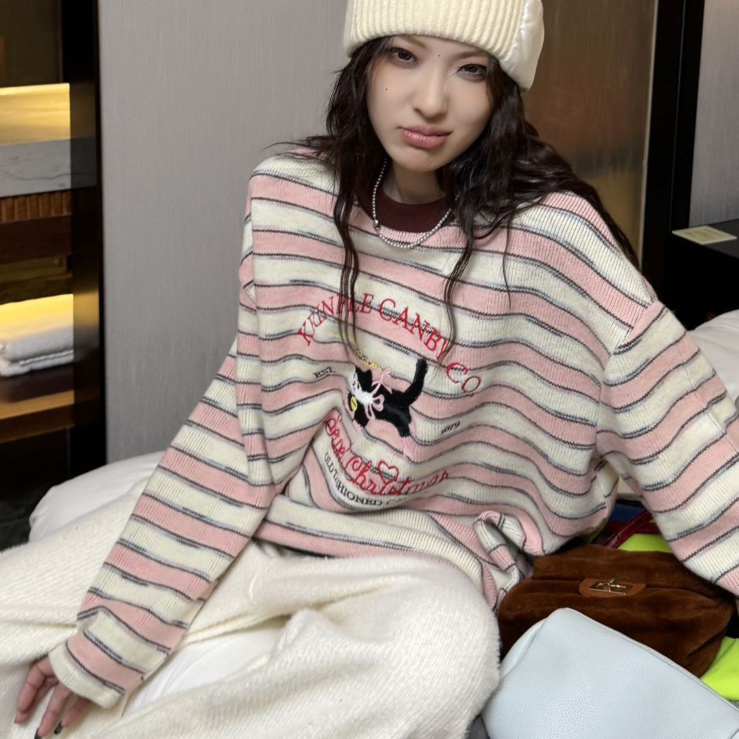 可爱风猫咪刺绣条纹针织衫毛衣女