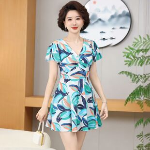 泳装 妈妈泳衣女2026年新款 泡温泉中老年保守遮肚炫彩连体平角大码