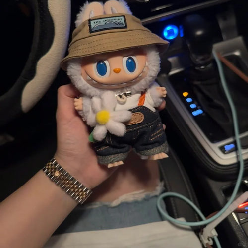 labubu小春野娃衣一三代搪胶公仔