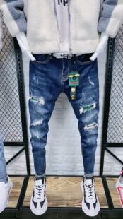 牛仔裤男2020春款抖音快手红人同款破洞修身弹力小脚裤社会小伙潮