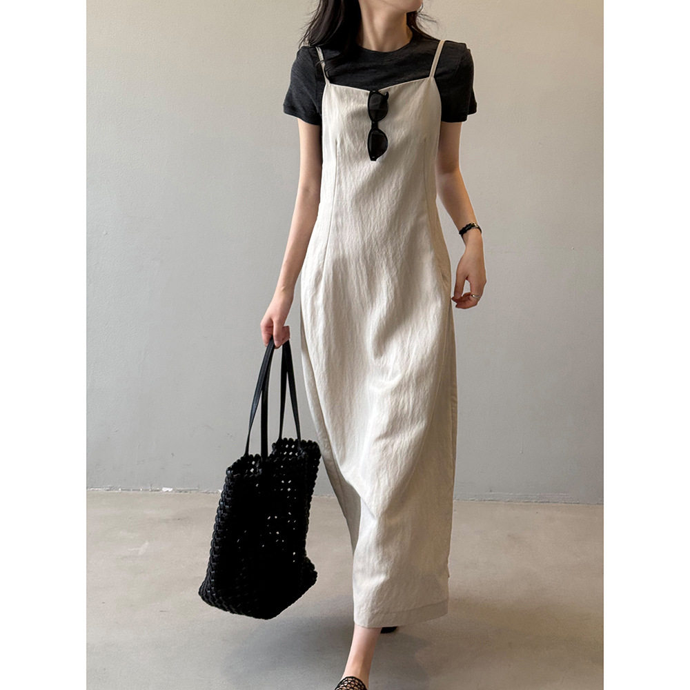言双 韩系简约天丝一字领背带裙夏季收腰修身显瘦过膝长裙82287