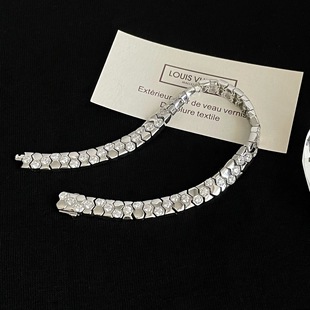 光面半钻轻奢设计感可活动欧阳娜娜 S925纯银蜂巢蛇骨手链宽版