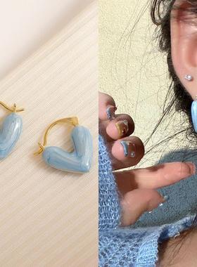 滴釉蓝色爱心耳环女小众设计感高级气质耳扣简约风通勤耳饰女