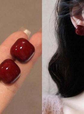 安可拉红显白复古爱心方形红色气质耳钉2024新款高颜值小香风耳饰