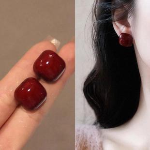 安可拉红显白复古爱心方形红色气质耳钉2024新款高颜值小香风耳饰