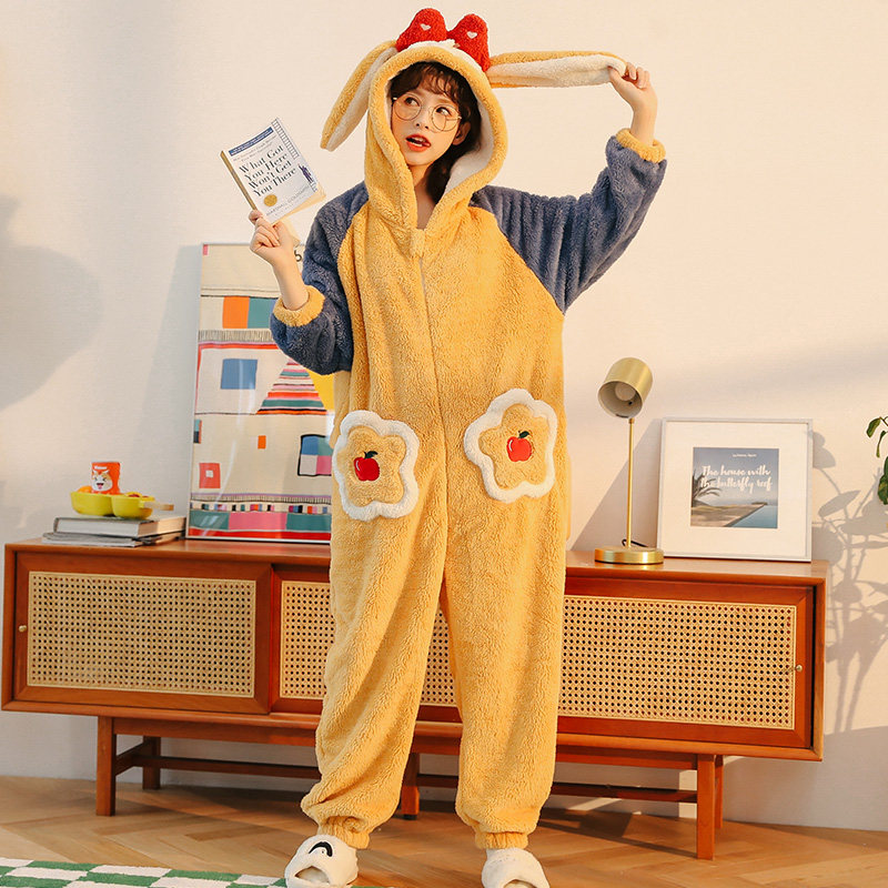 连体睡衣女秋冬季加厚加绒珊瑚绒可爱网红款冬天法兰绒家居服套装