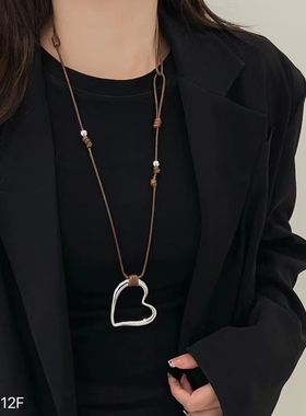 韩国小众高级感镂空爱心毛衣链女长款秋冬时尚个性项链百搭颈链