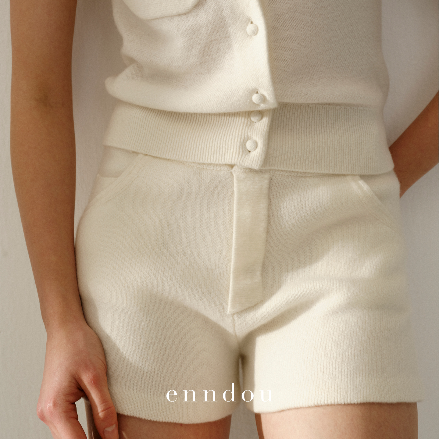 enndou2026春装新款100%纯山羊绒高腰纽扣短裤女装裤子休闲羊绒裤