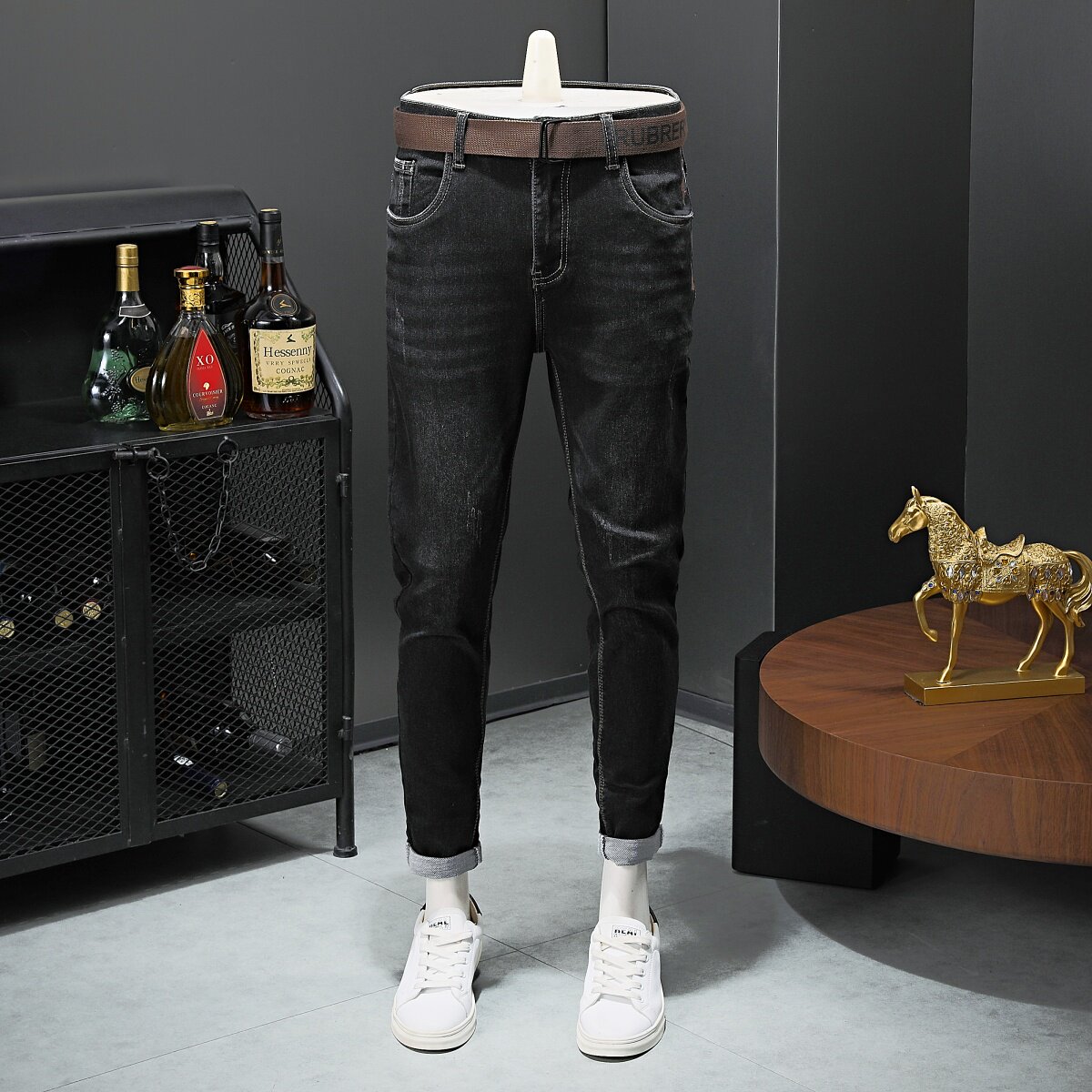 黑色春秋款牛仔裤男款2026新款弹力修身小脚裤休闲长裤子巴恩风