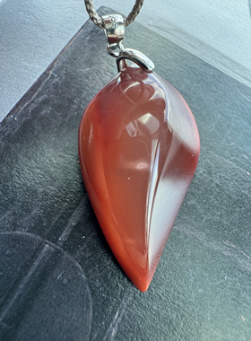 心尖尖 天然南红冰飘随型吊坠