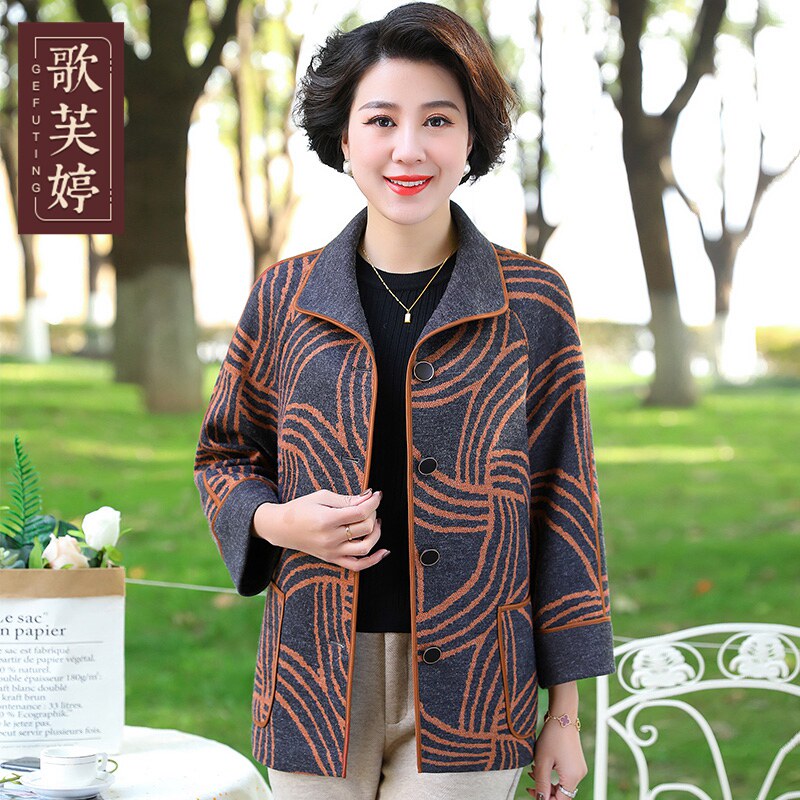 中老年女装短外套胖妈妈休闲上衣图片