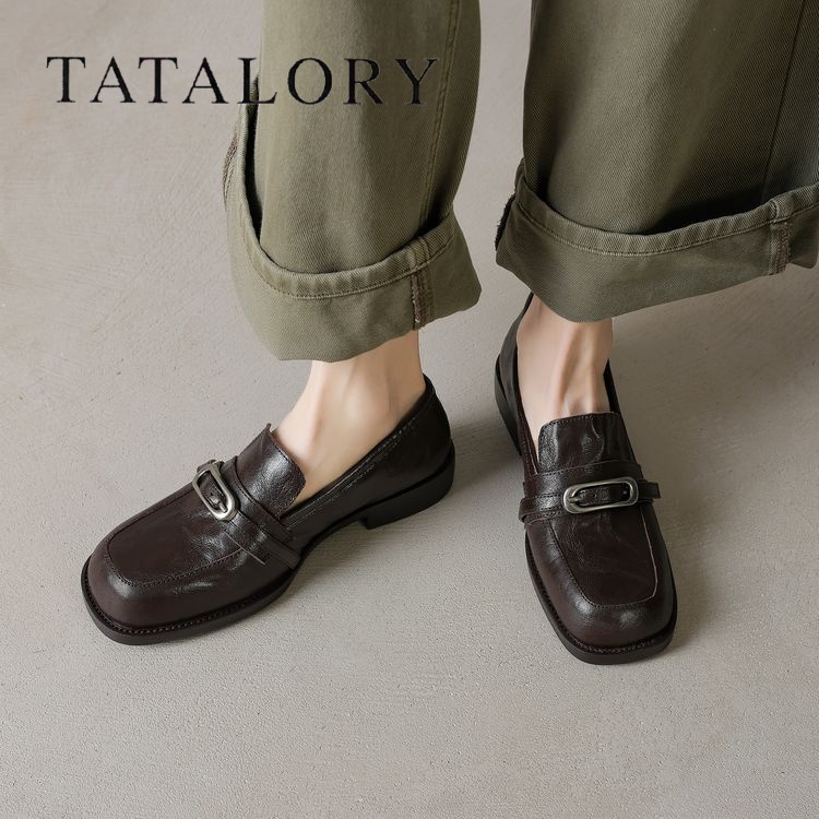 TATALORY英伦皮带扣粗跟小皮鞋女
