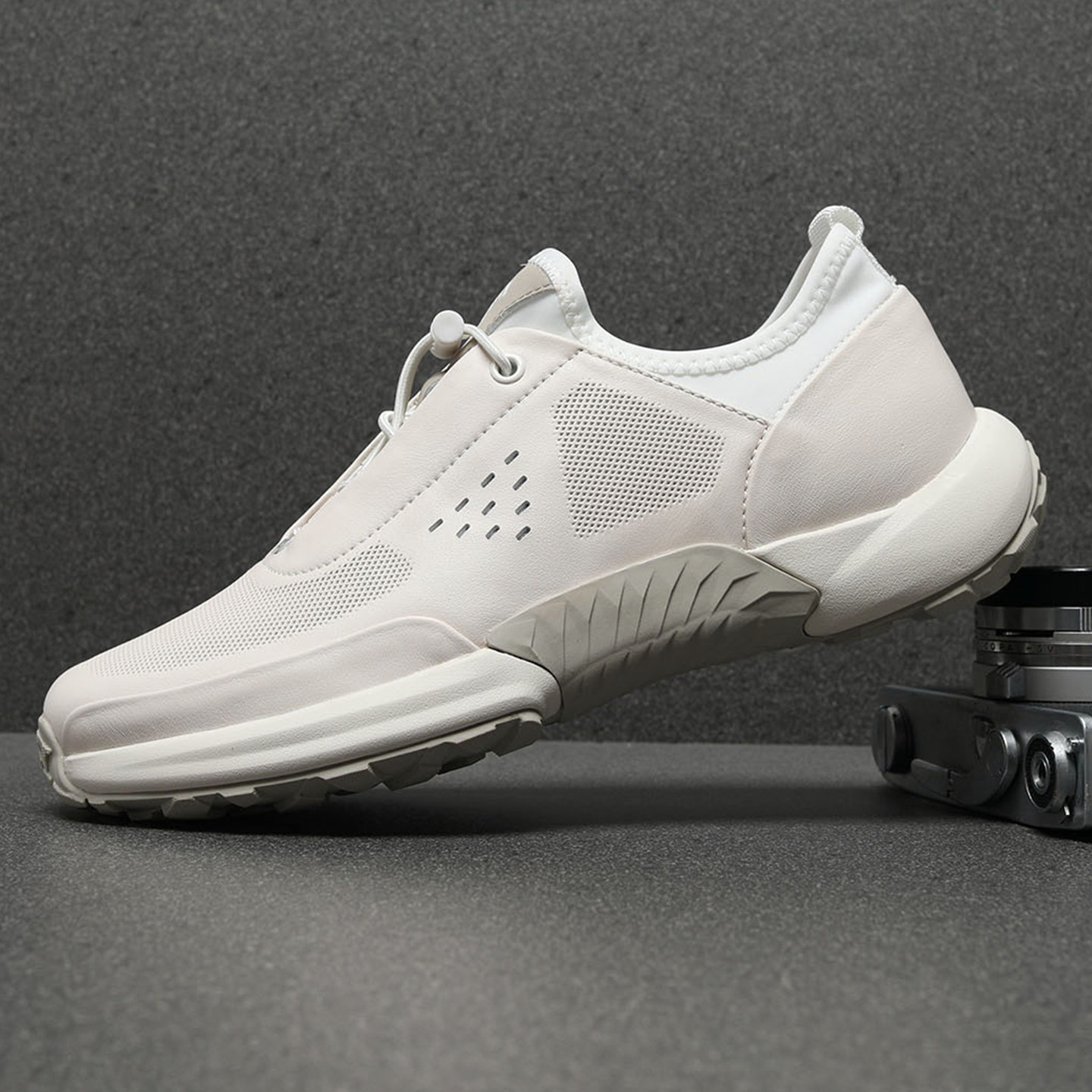 头层牛皮男鞋春季2026新款运动皮鞋男真皮潮流厚底休闲鞋男款透气