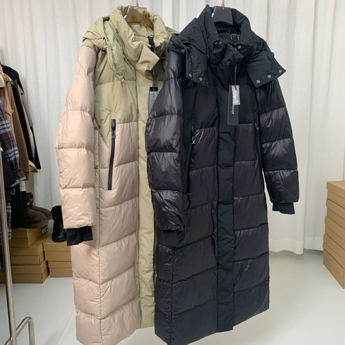 女士冬季长款连帽大码羽绒服