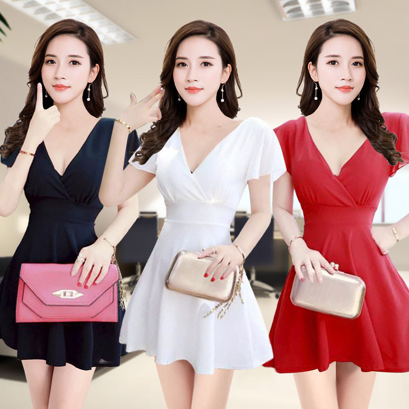 淑女连衣裙酒店夜场网红主播街拍达人修身气质款低胸ins风公主裙