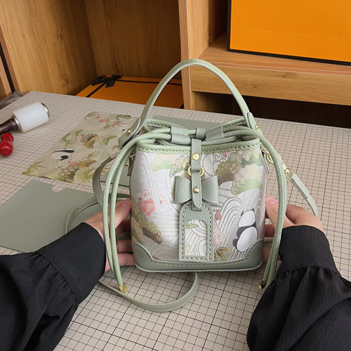 新中式宋锦手工水桶包非遗百搭