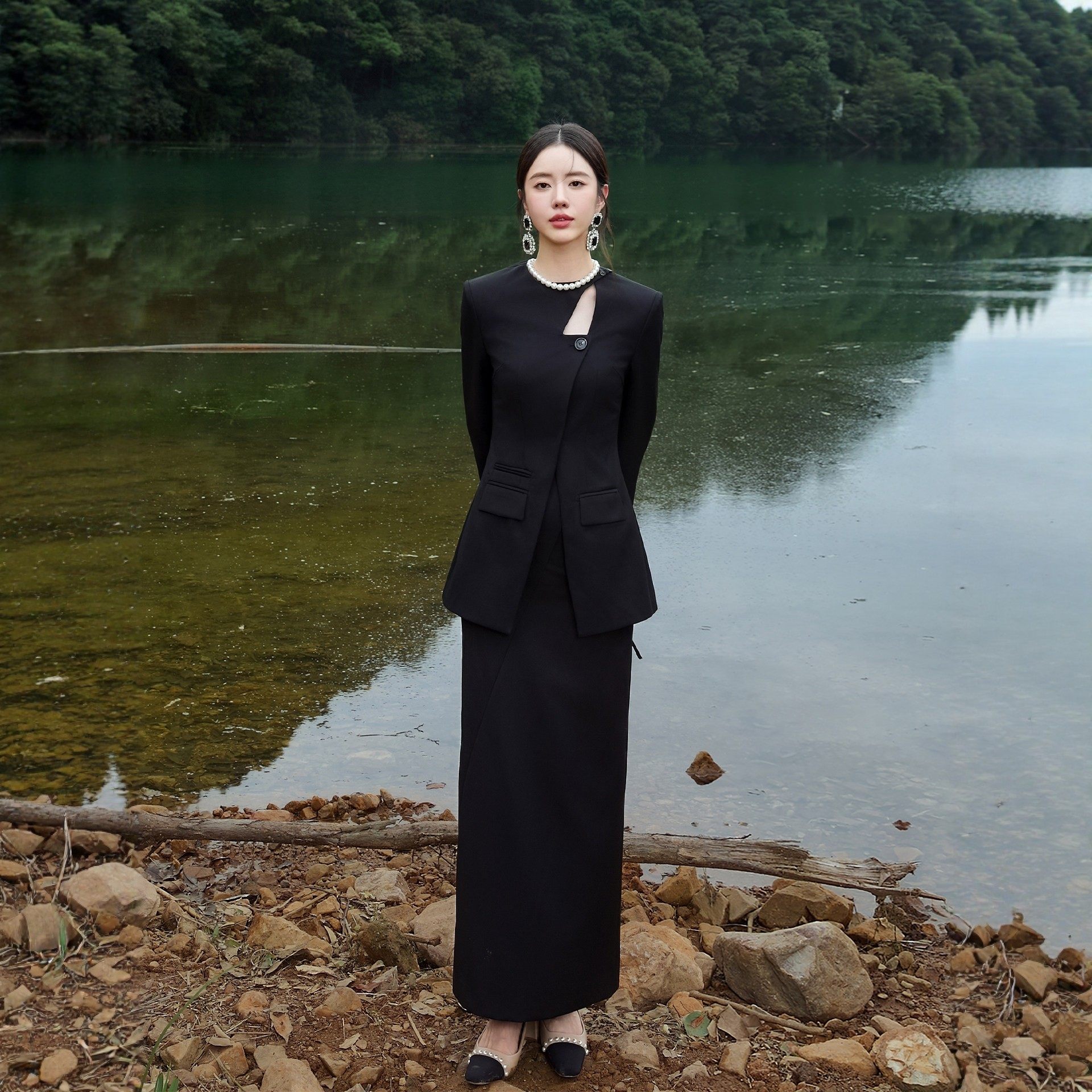 宴会主持正装礼服国风黑色镂空西装套装女斜门襟中式西服长裙套装