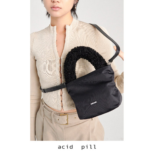 尼龙羊羔绒辣妹风小方包