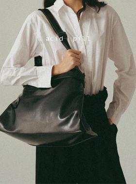 爱喜acid pill｜大小号黑色油皮饺子托特包男女同款电脑通勤包包