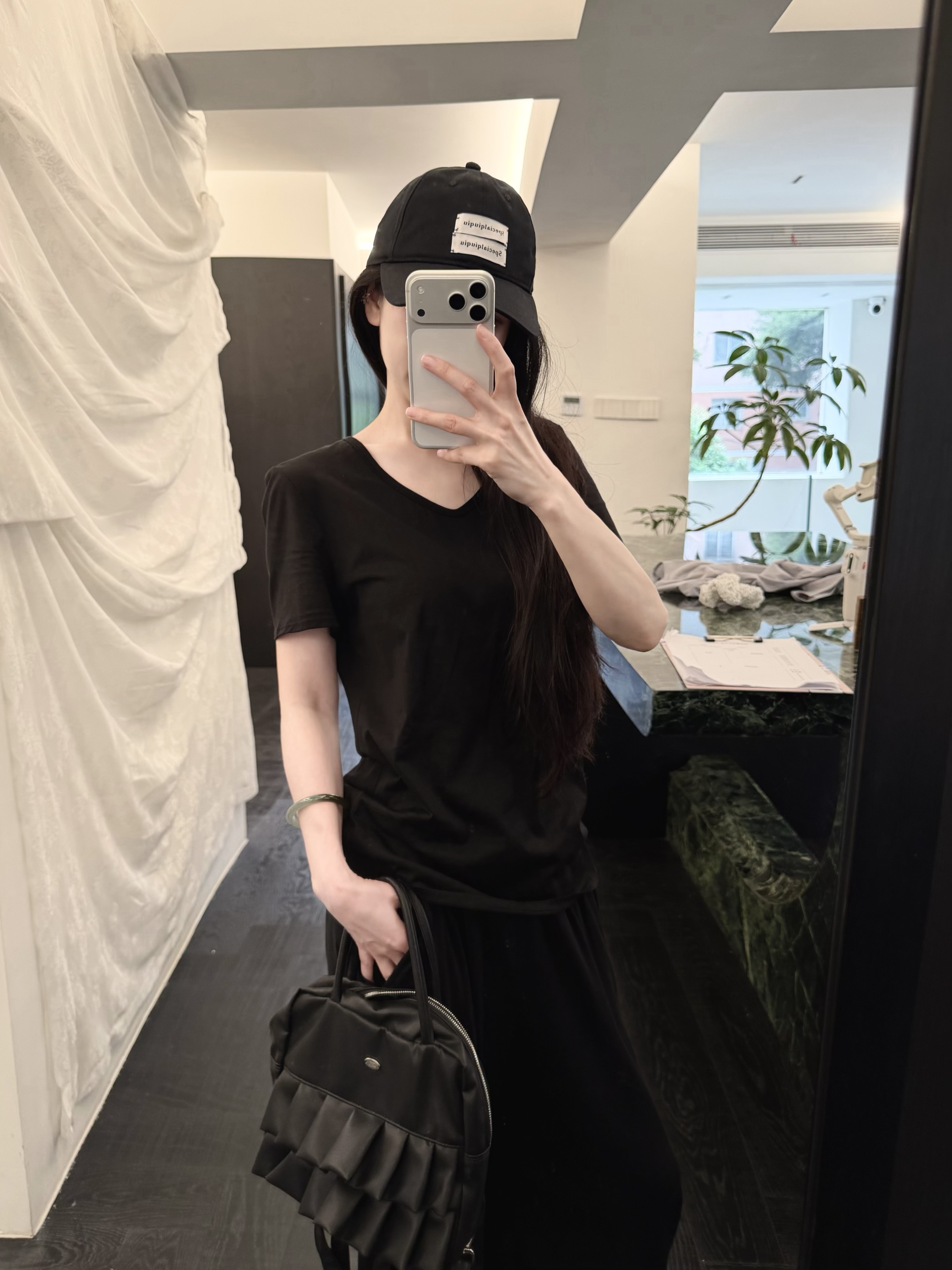 夏季新款修身显瘦V领短袖T恤女百搭休闲松弛感上衣