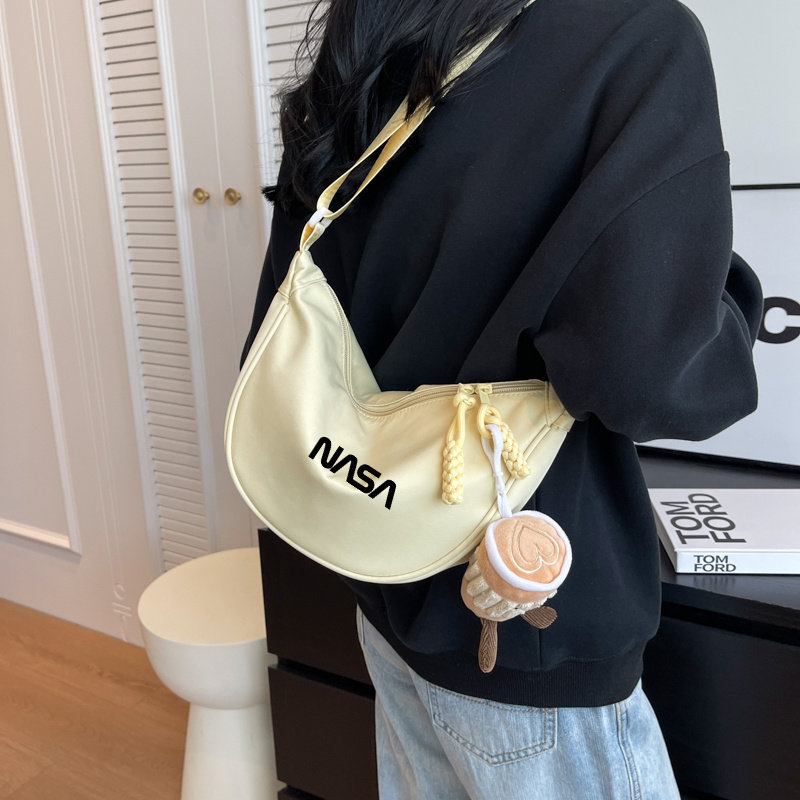 NASA联名潮牌大容量单肩斜挎通用款女包