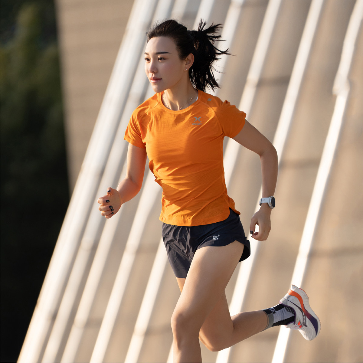 BODYWIT身体智慧专注女款短袖T恤跑步运动速干透气不粘身日常训练