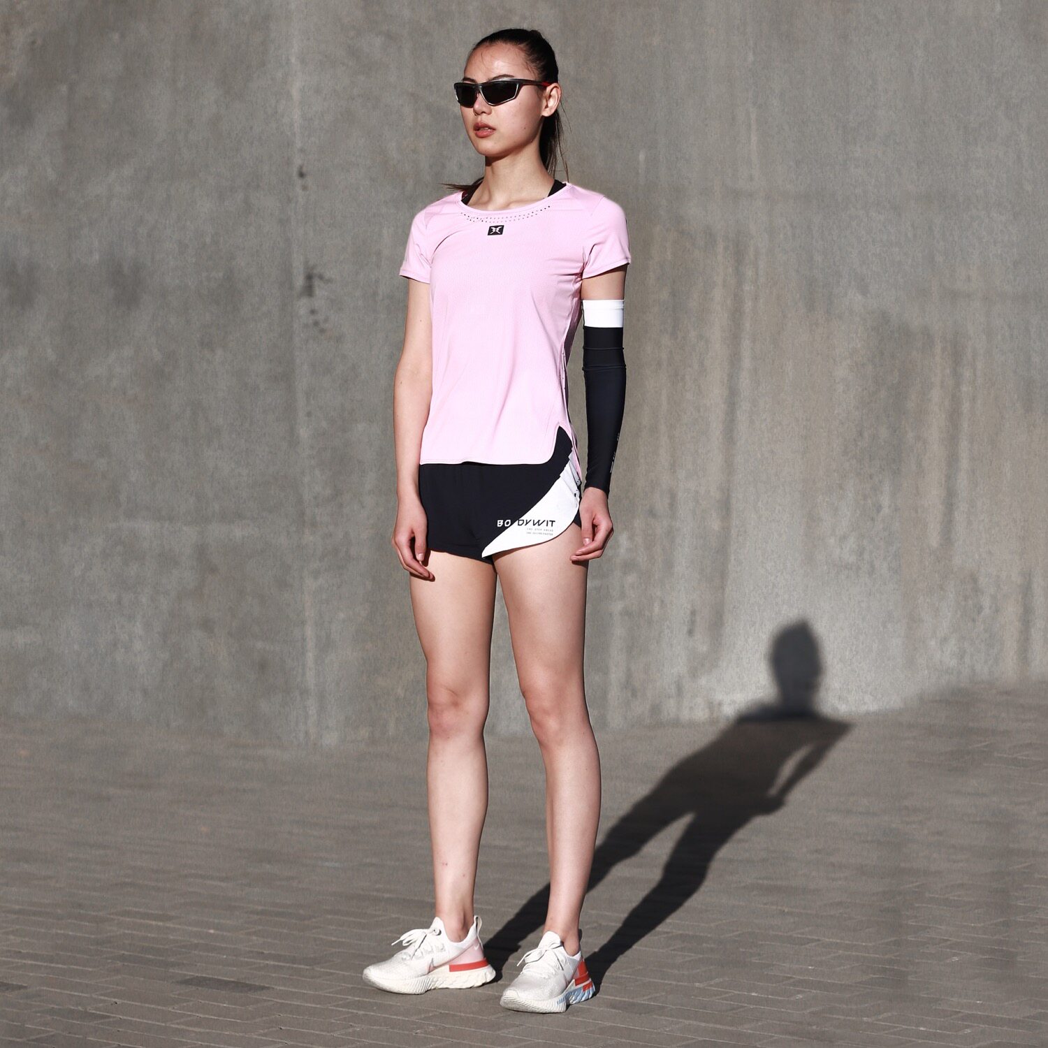 身体智慧BODYWIT女跑步短袖T恤马拉松运动速干弹力超轻修身夏季薄