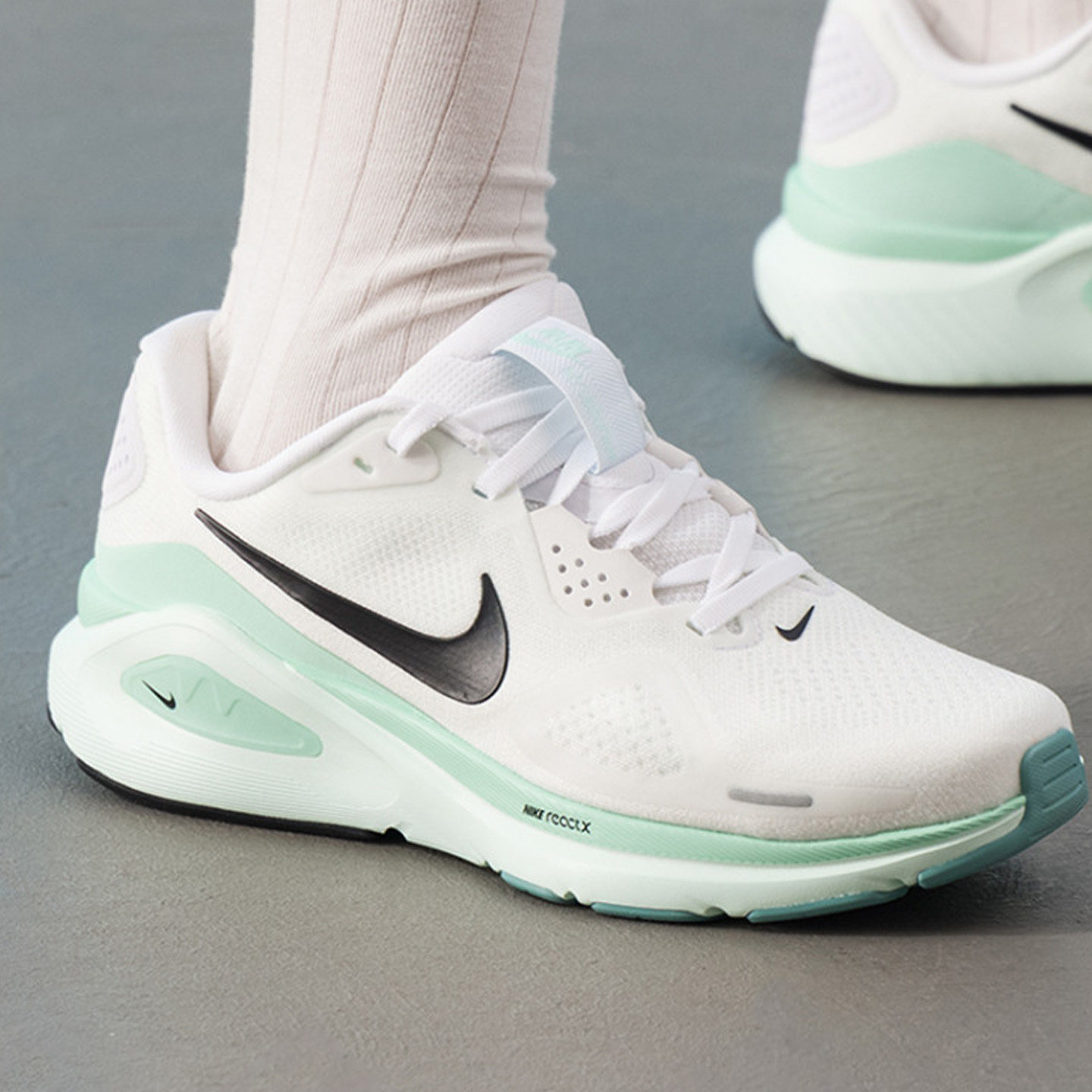 Nike耐克Zoom Structure 26女子舒适透气低帮短跑跑鞋HJ1101-100