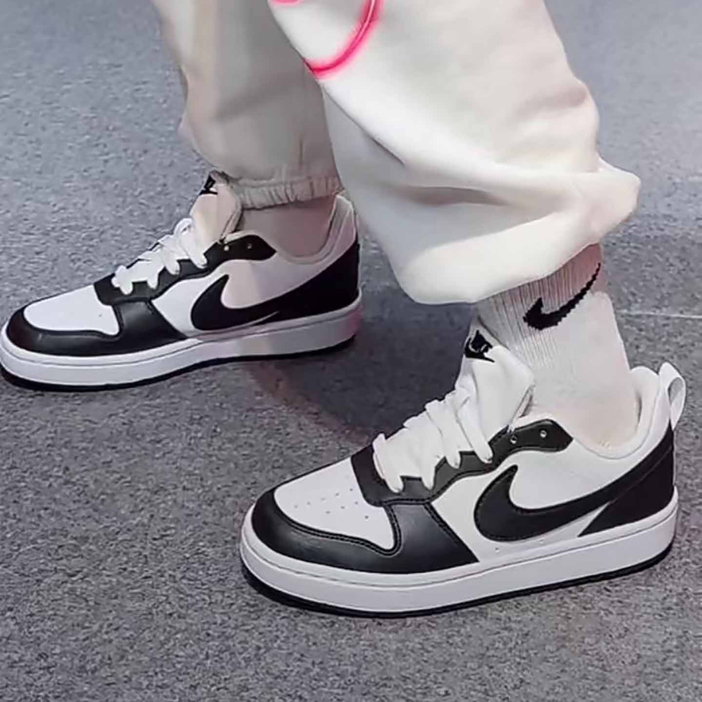 耐克女子轻便耐磨休闲板鞋