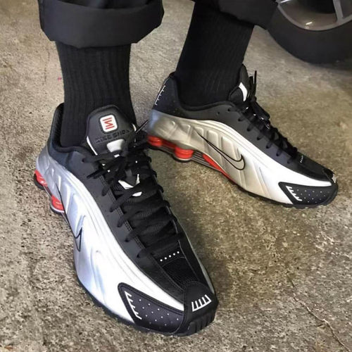 Nike耐克男女同款运动通勤跑步鞋