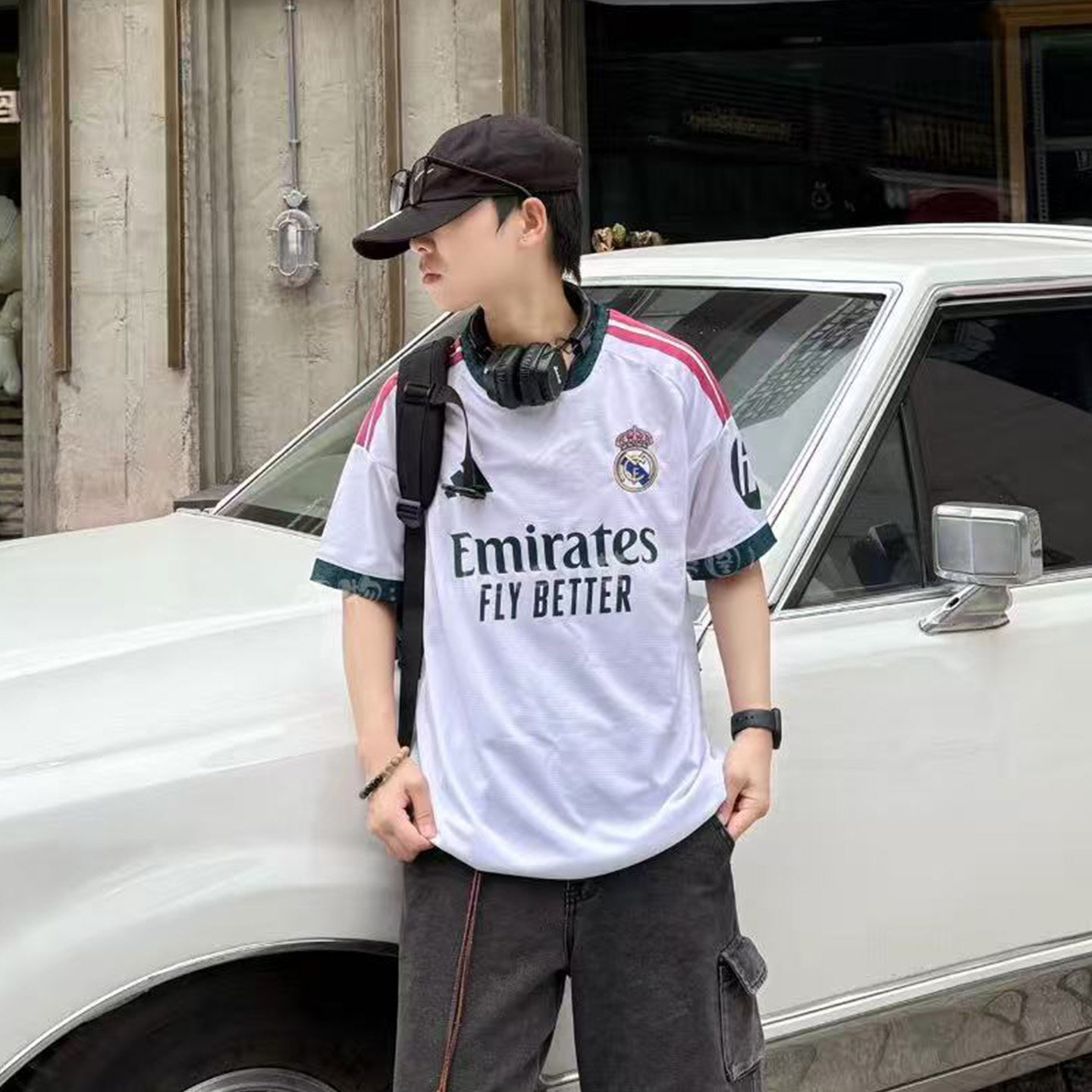 Adidas/阿迪达斯男款舒适透气吸湿排汗运动训练套头休闲T恤IZ0112