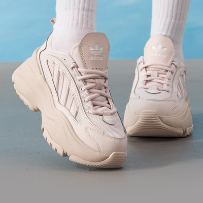 阿迪女低帮舒适防滑休闲鞋