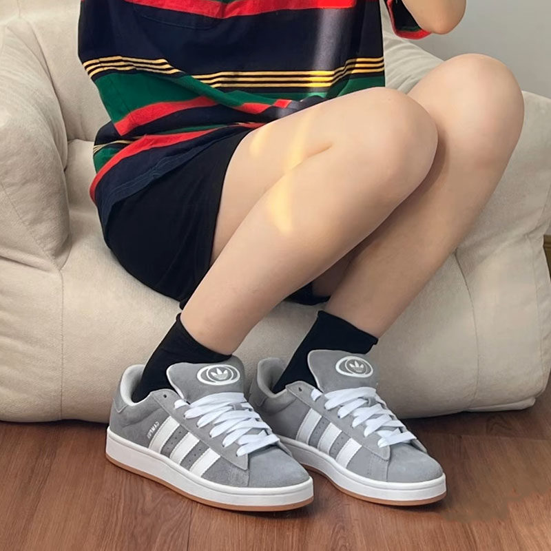 阿迪达斯防滑耐磨男女系带休闲鞋