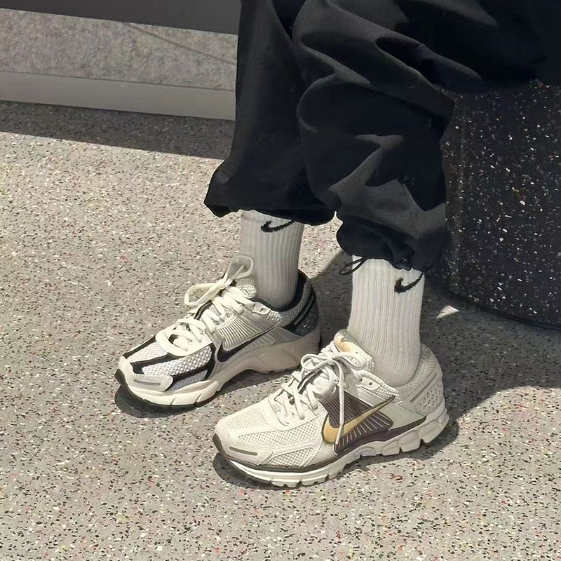 耐克GS款舒适休闲跑步鞋