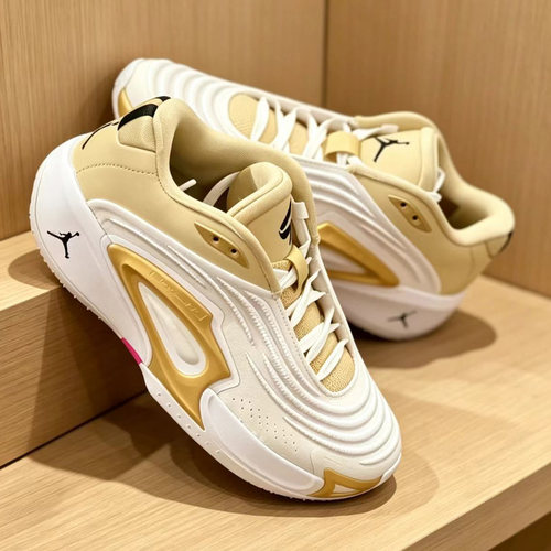 Nike/耐克Air Jordan Luka 3男子舒适耐磨透气篮球鞋FZ2467-100