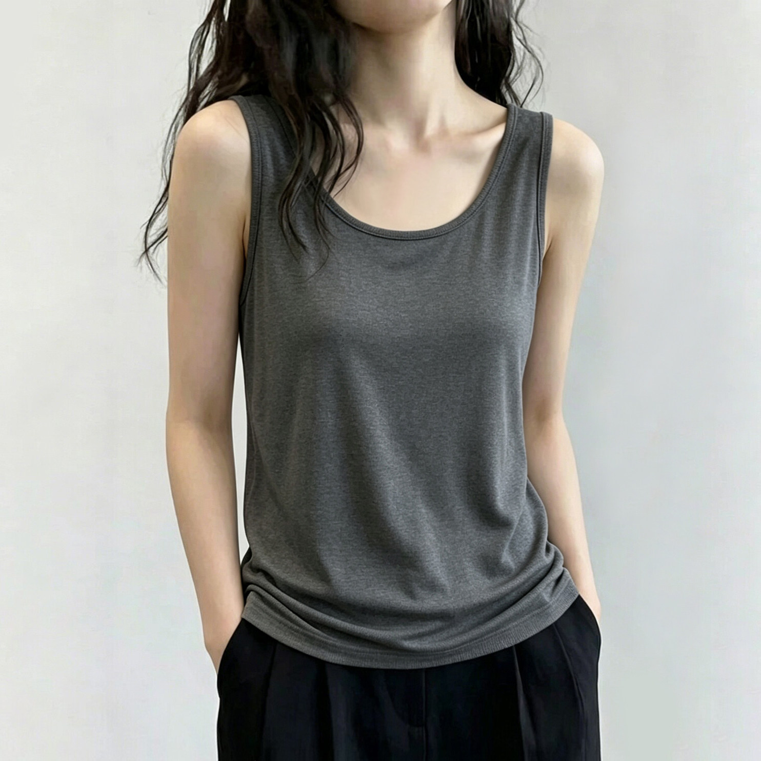 灰色宽松莫代尔宽肩带背心女上衣图片