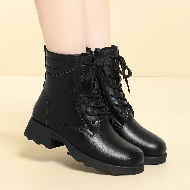 平底妈妈鞋棉鞋2025新款秋冬短靴子中老年女鞋皮鞋保暖马丁靴