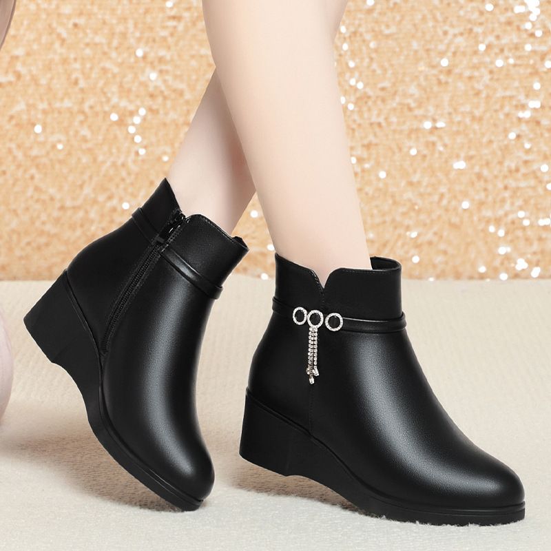 坡跟短靴女秋冬季新款冬鞋软皮短筒靴子皮鞋中老年妈妈鞋棉鞋