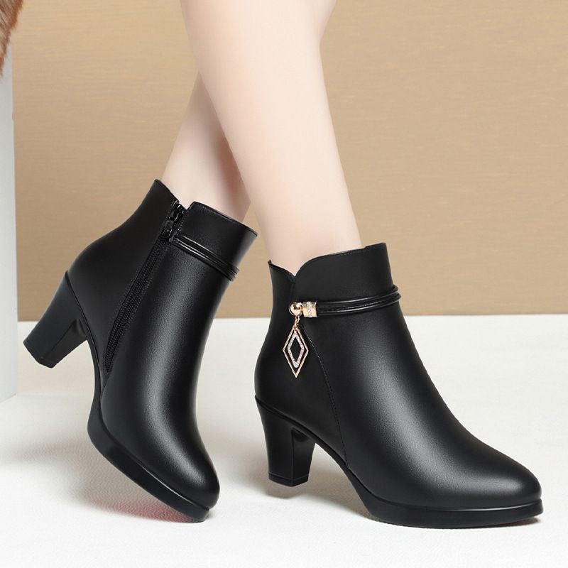 高跟短靴女秋冬款靴子新款皮鞋中跟皮棉鞋配裙子中年妈妈鞋子