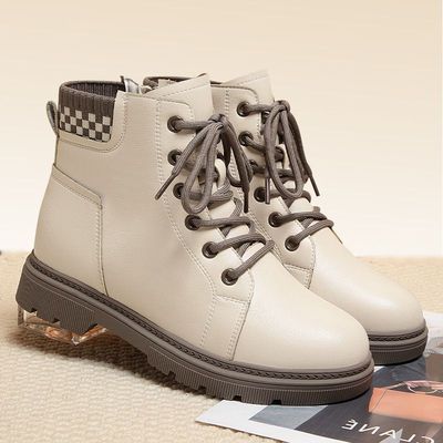 白色马丁靴女厚底2025新款英伦短靴软底短筒靴子百搭秋冬皮鞋