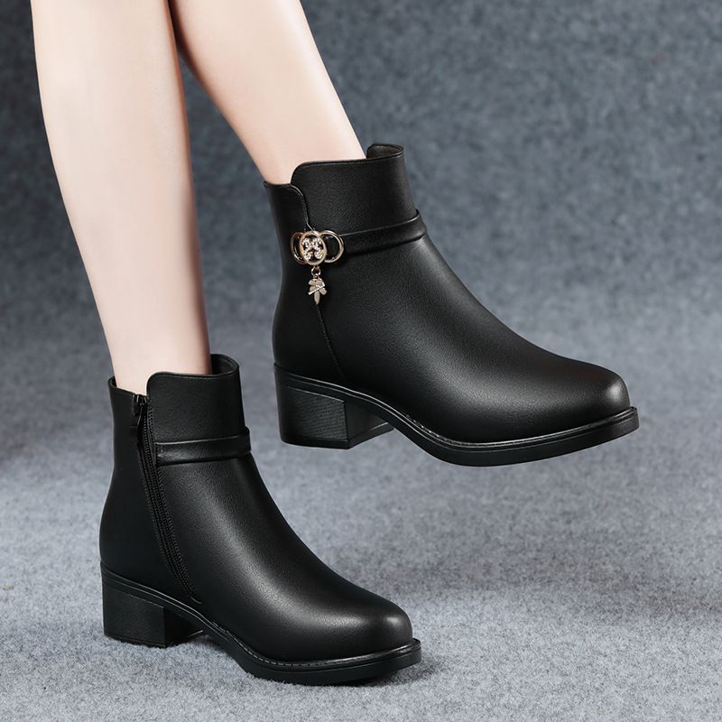 妈妈鞋秋冬季短靴中老年软皮棉鞋软底皮鞋短筒粗跟女靴子