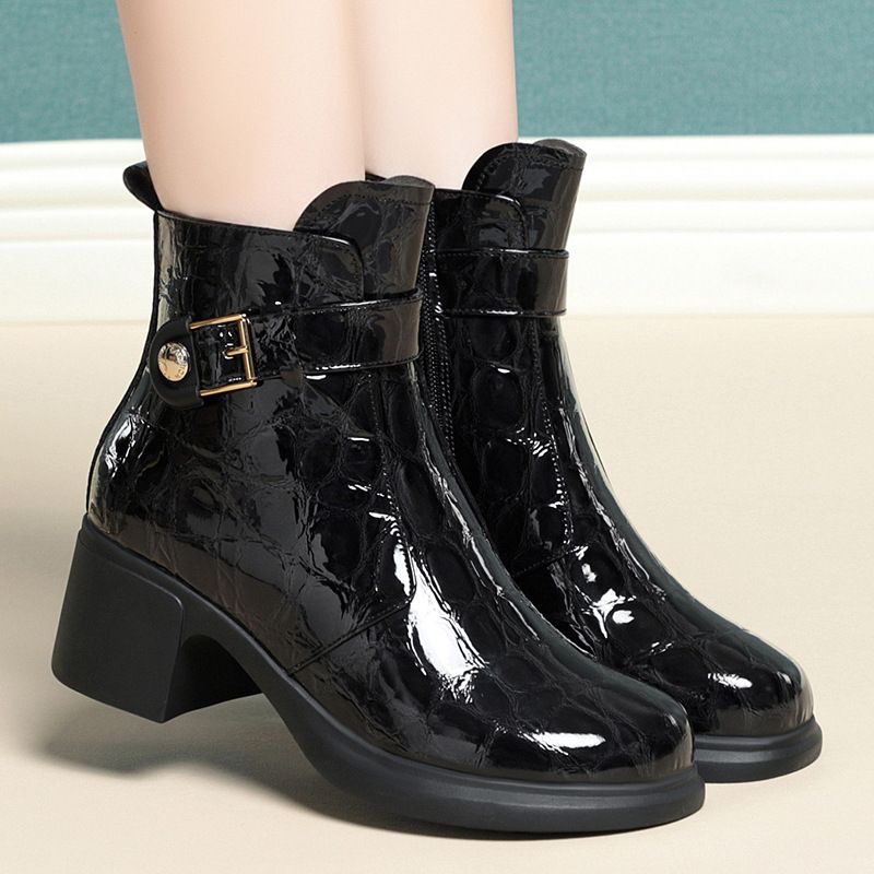 妈妈鞋子棉鞋秋冬新款中老年短靴软底粗跟女靴子中年女士皮鞋