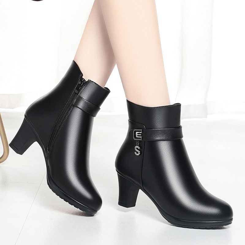 简约高级女鞋洋气妈妈鞋子冬季短靴中老年女皮鞋50-60岁棉鞋