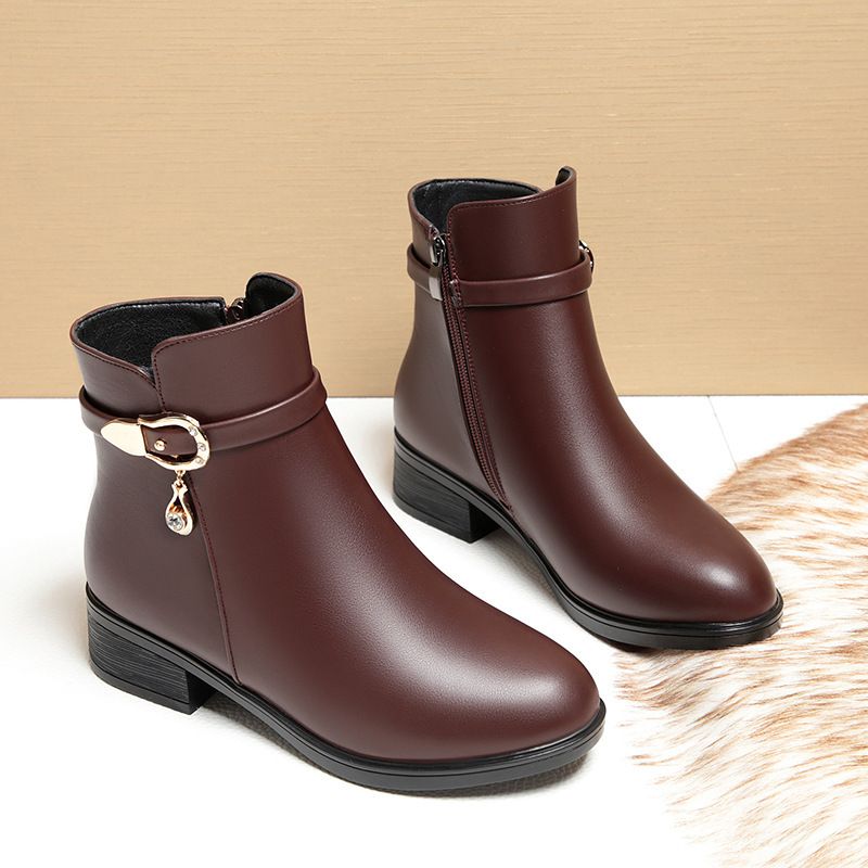 棉鞋女冬妈妈鞋子2021年秋冬新款短靴软皮短筒靴子中老年女鞋