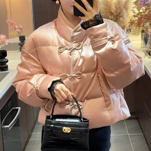 冬季新款白鸭绒抓花仿皮缎羽绒服气质新中式盘扣外套小个子轻奢女